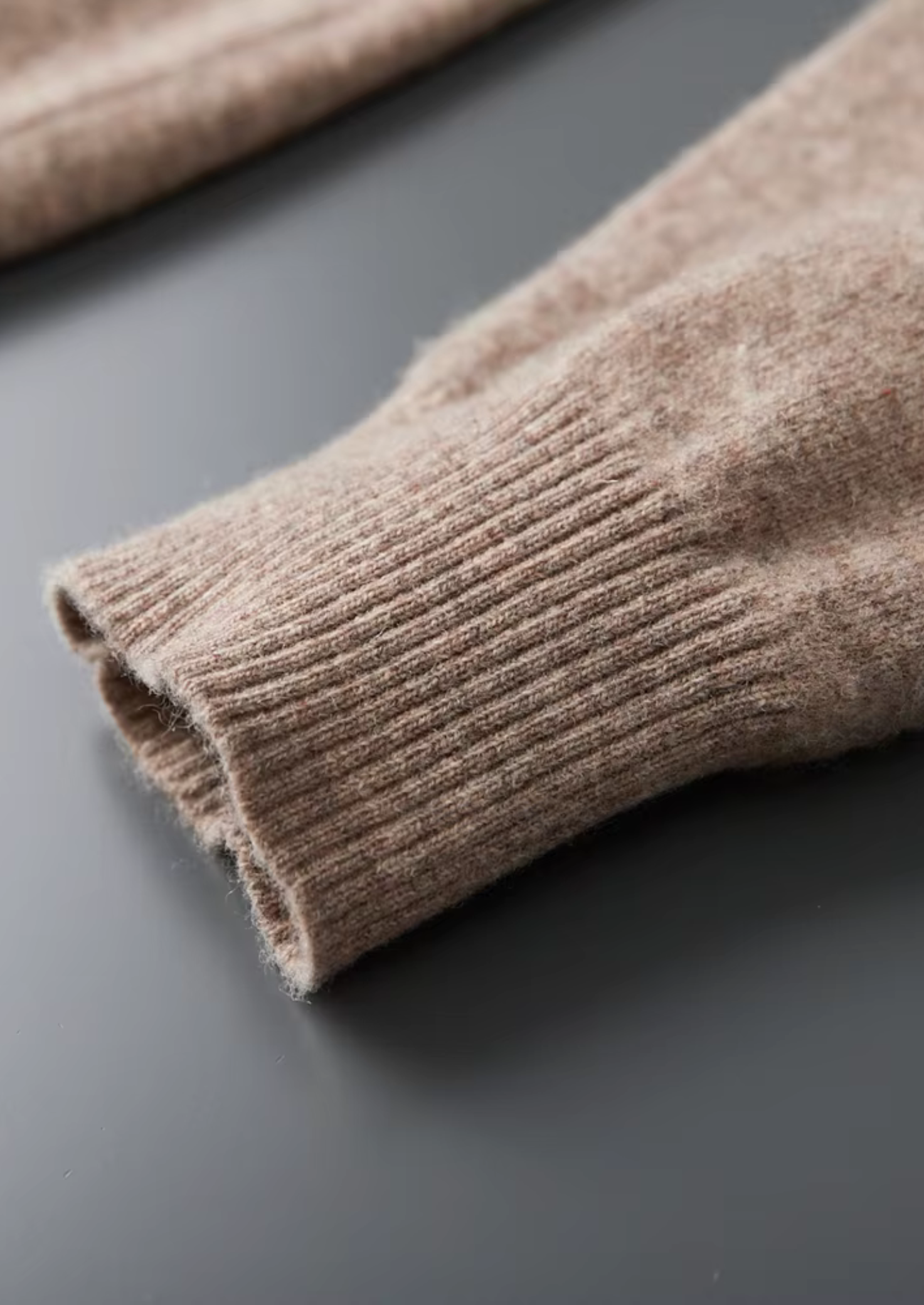 EA | SOFT MERINO WOOL HOODIE