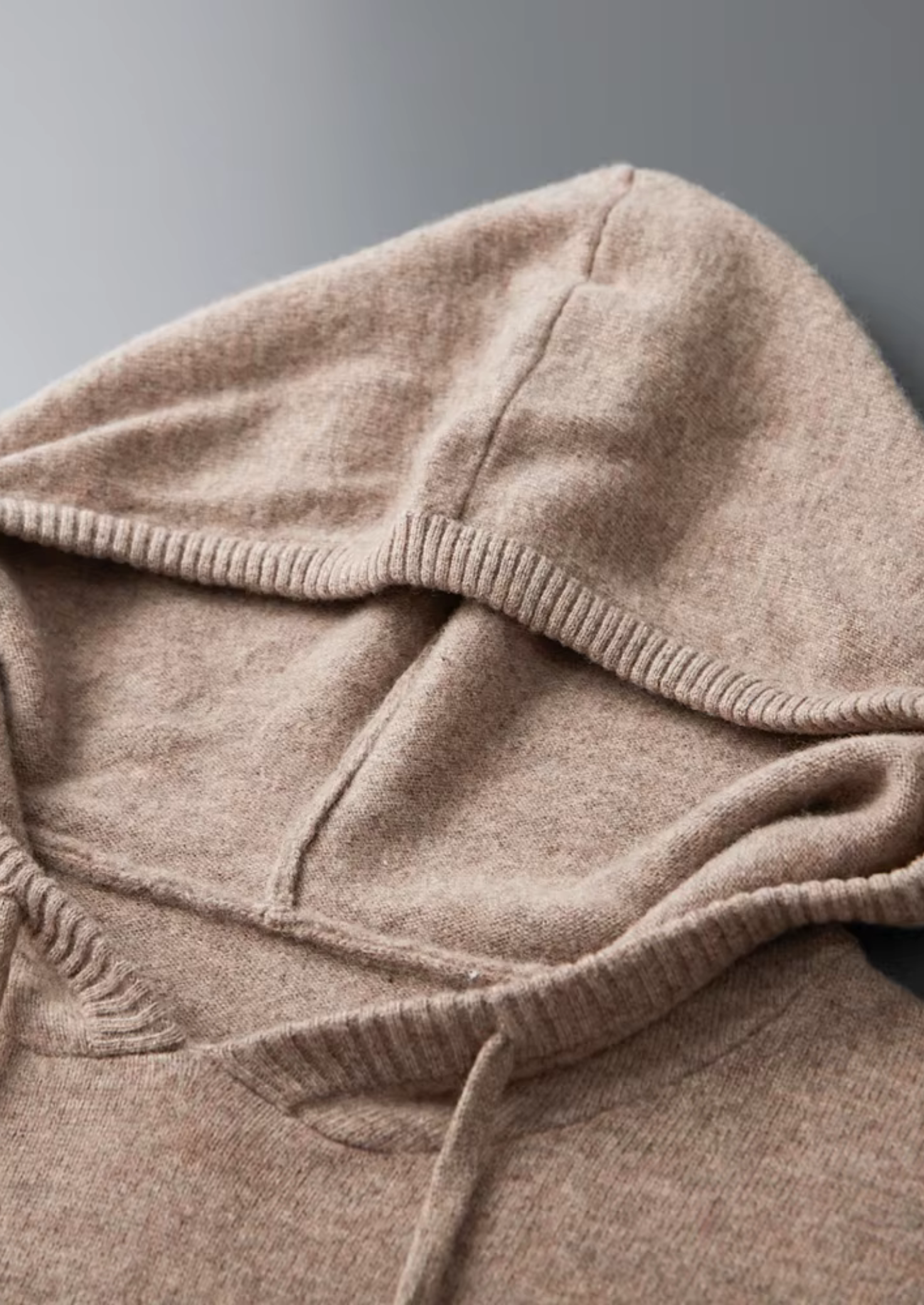 EA | SOFT MERINO WOOL HOODIE