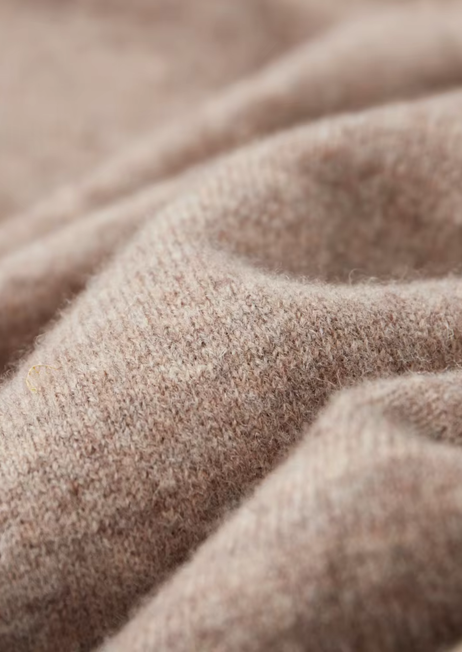 EA | SOFT MERINO WOOL HOODIE