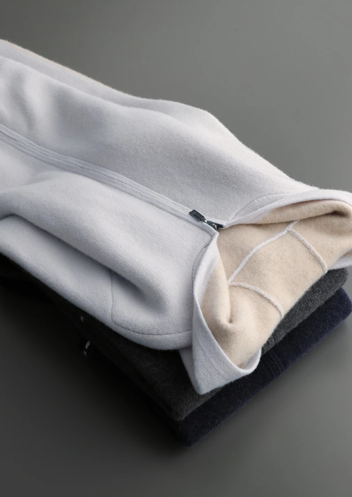 EA | CASHMERE HOODIE MET RITS (TWEE KLEUREN)