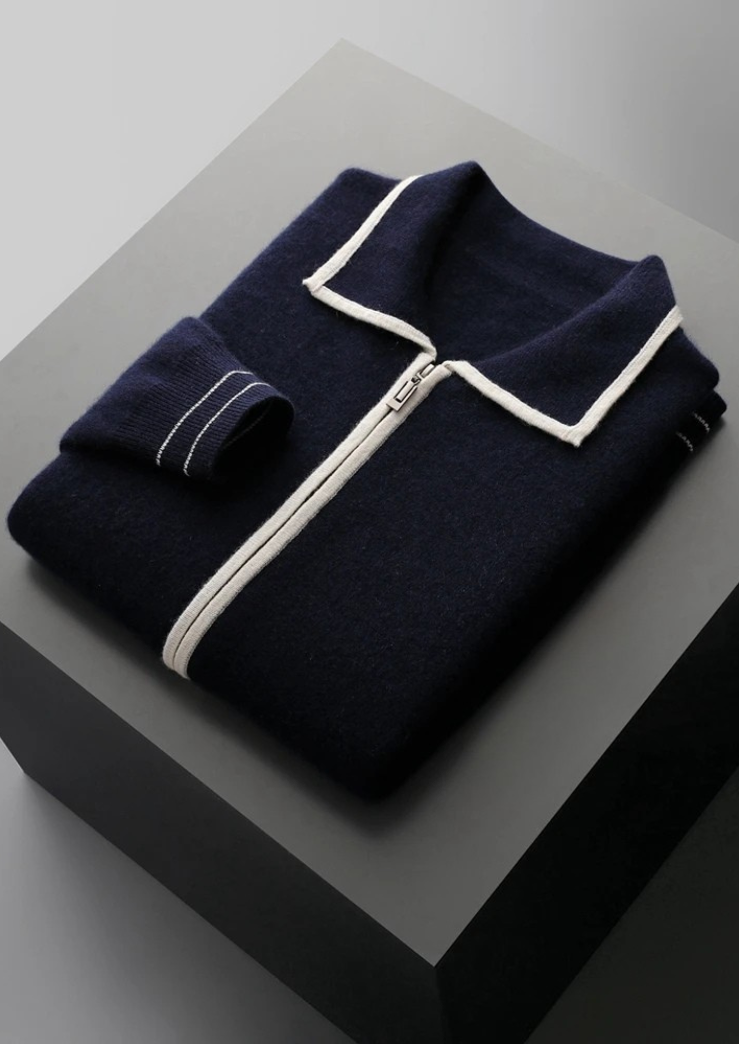 EA | EXTRA-FIJNE WOL POLO CARDIGAN