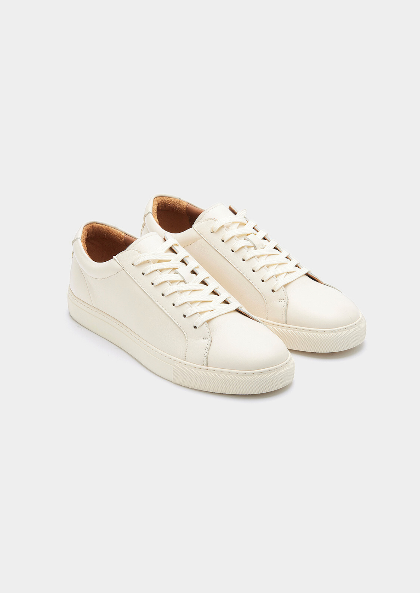 EA | LEREN ESSENTIAL SNEAKER – IVORY